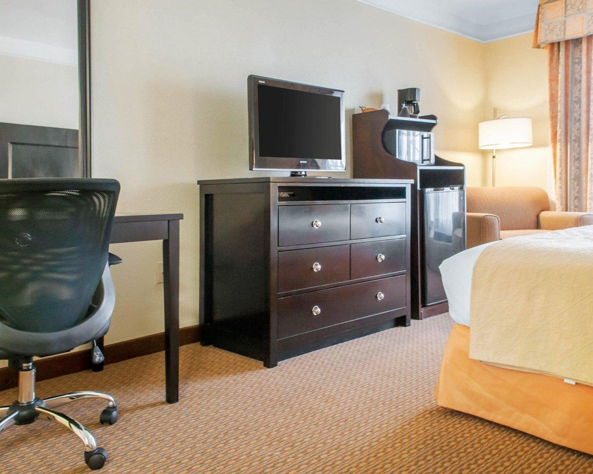 Quality Inn & Suites Gallup I-40 Exit 20 Экстерьер фото