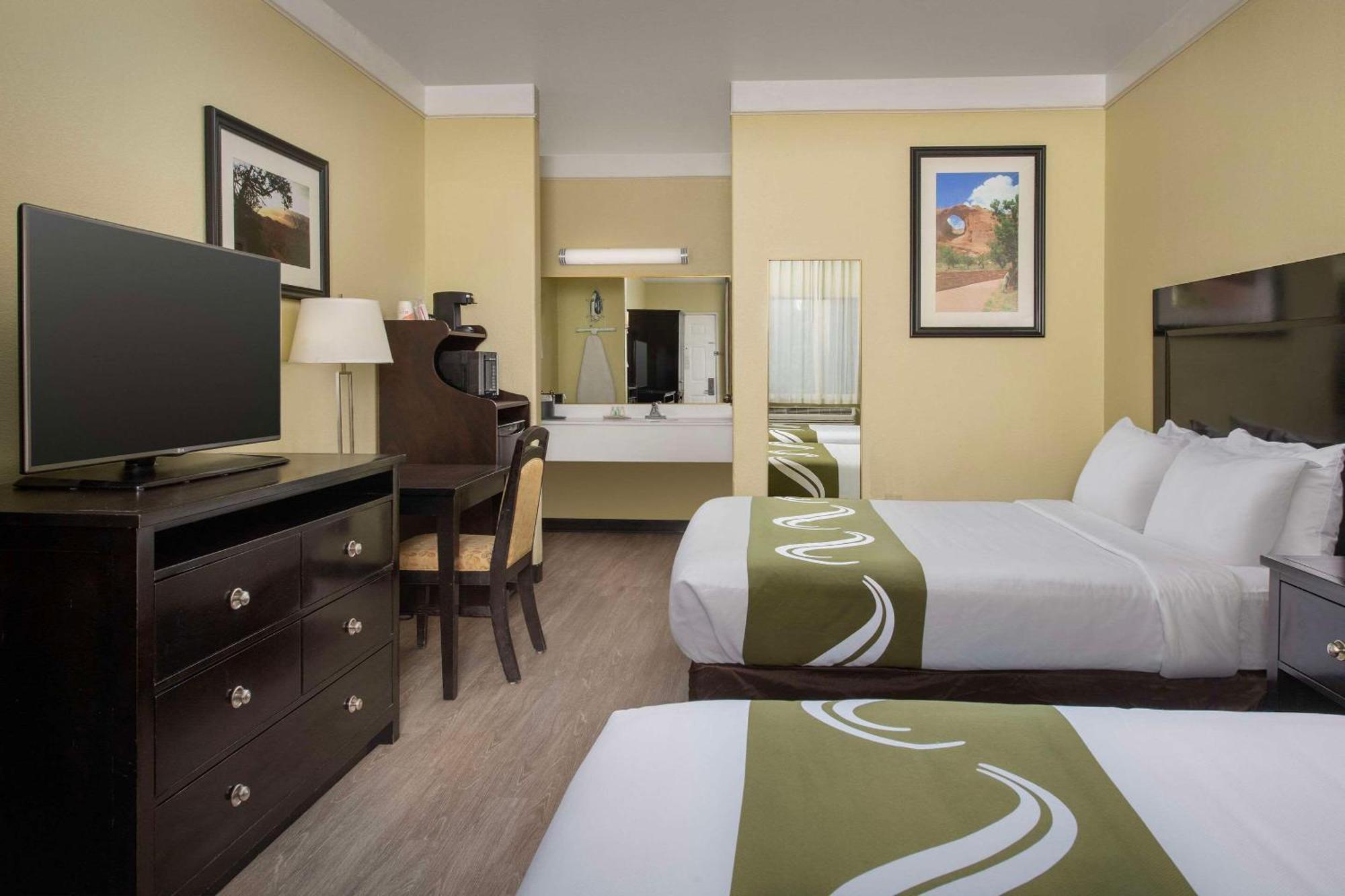 Quality Inn & Suites Gallup I-40 Exit 20 Экстерьер фото