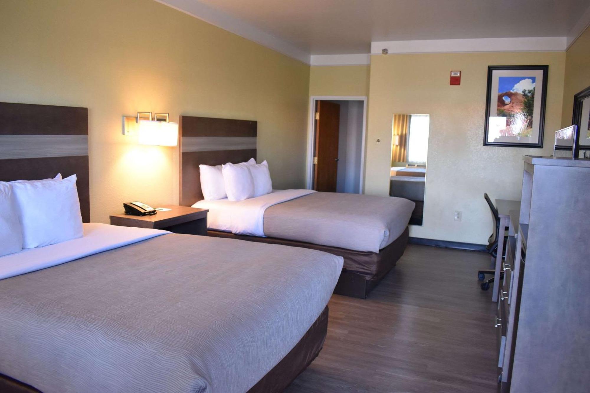 Quality Inn & Suites Gallup I-40 Exit 20 Экстерьер фото