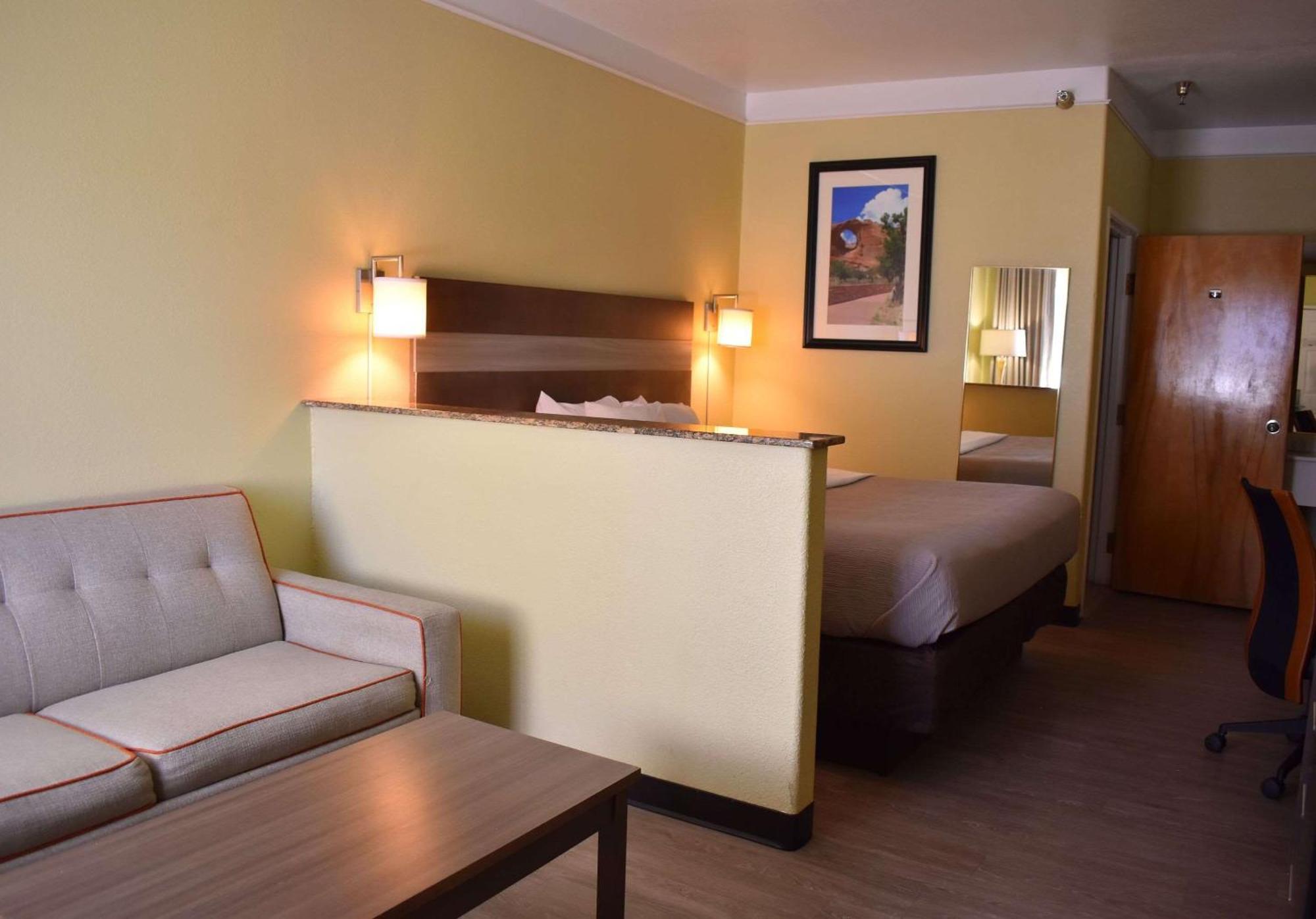 Quality Inn & Suites Gallup I-40 Exit 20 Экстерьер фото