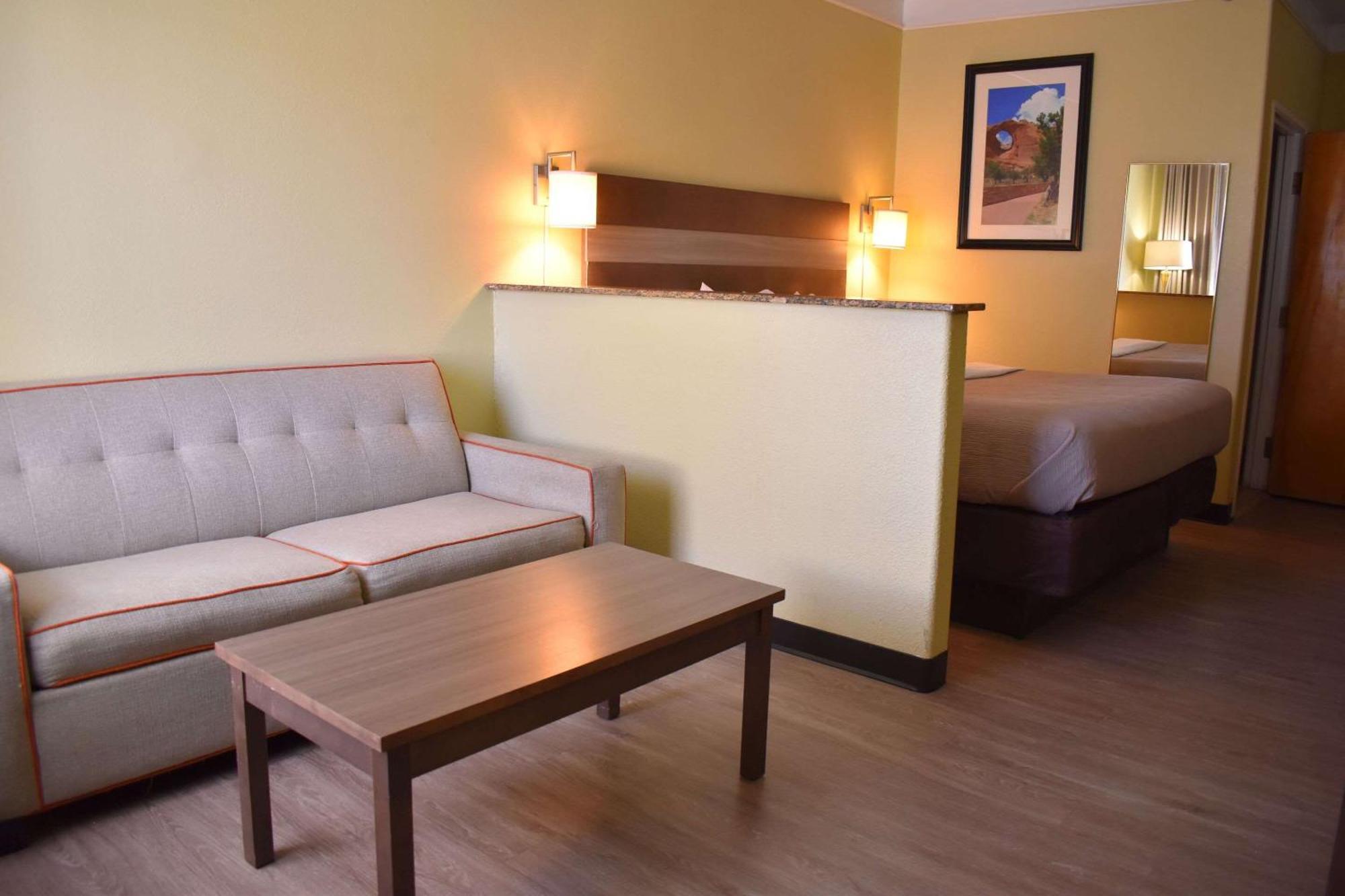 Quality Inn & Suites Gallup I-40 Exit 20 Экстерьер фото