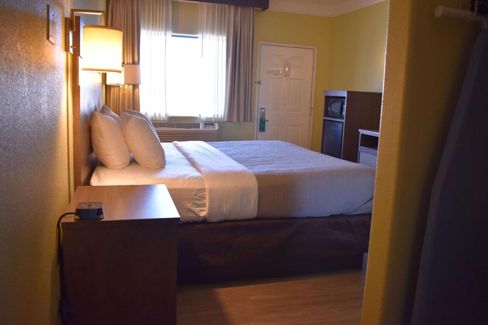 Quality Inn & Suites Gallup I-40 Exit 20 Экстерьер фото
