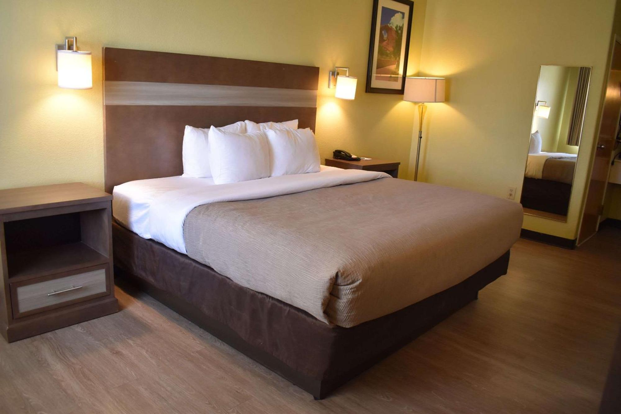 Quality Inn & Suites Gallup I-40 Exit 20 Экстерьер фото