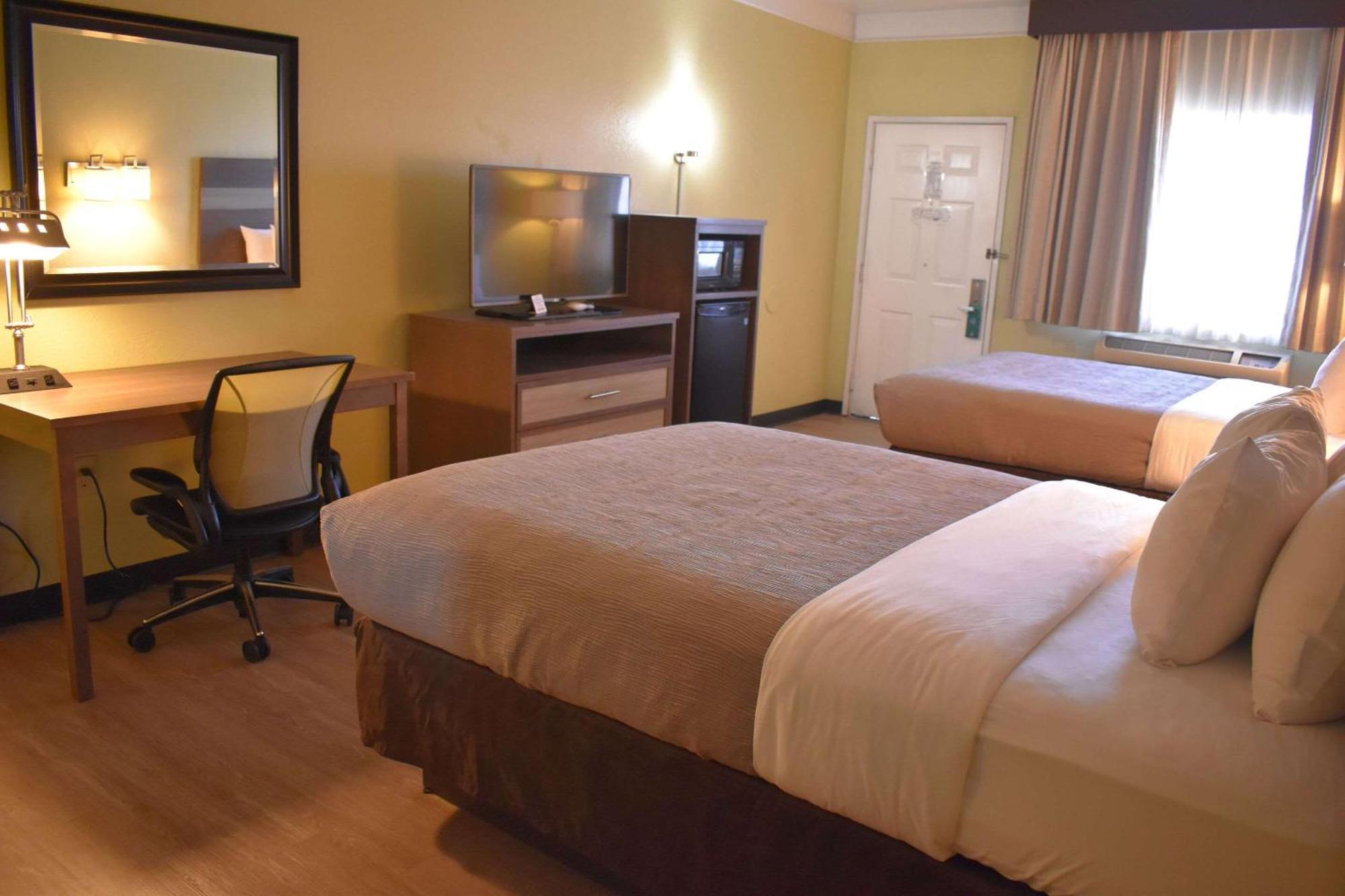 Quality Inn & Suites Gallup I-40 Exit 20 Экстерьер фото