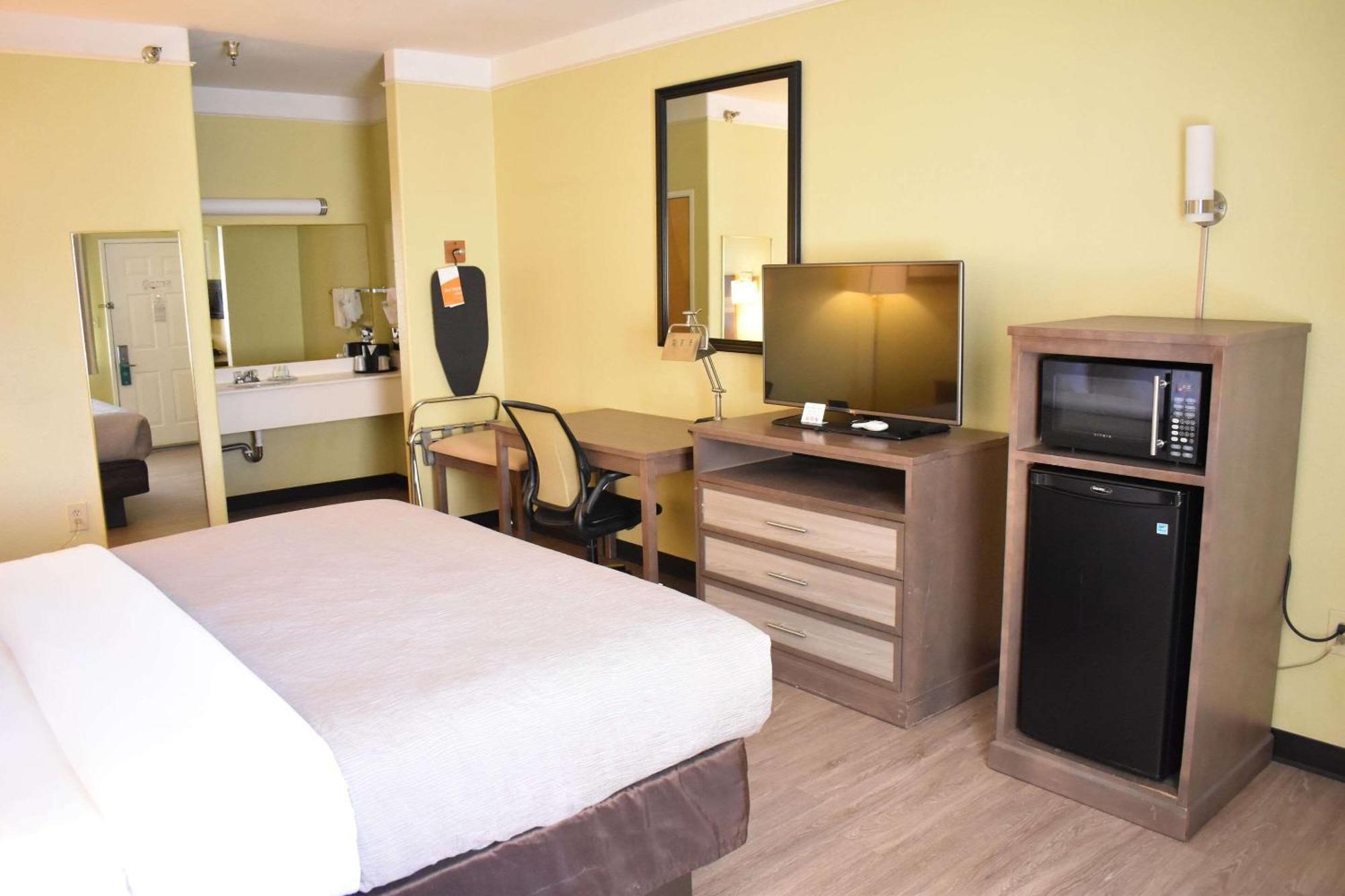 Quality Inn & Suites Gallup I-40 Exit 20 Экстерьер фото