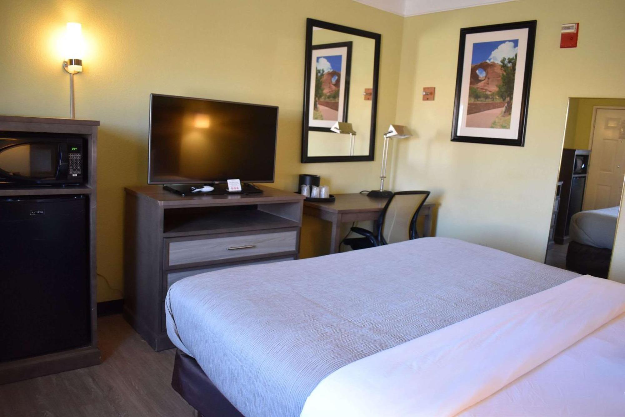 Quality Inn & Suites Gallup I-40 Exit 20 Экстерьер фото