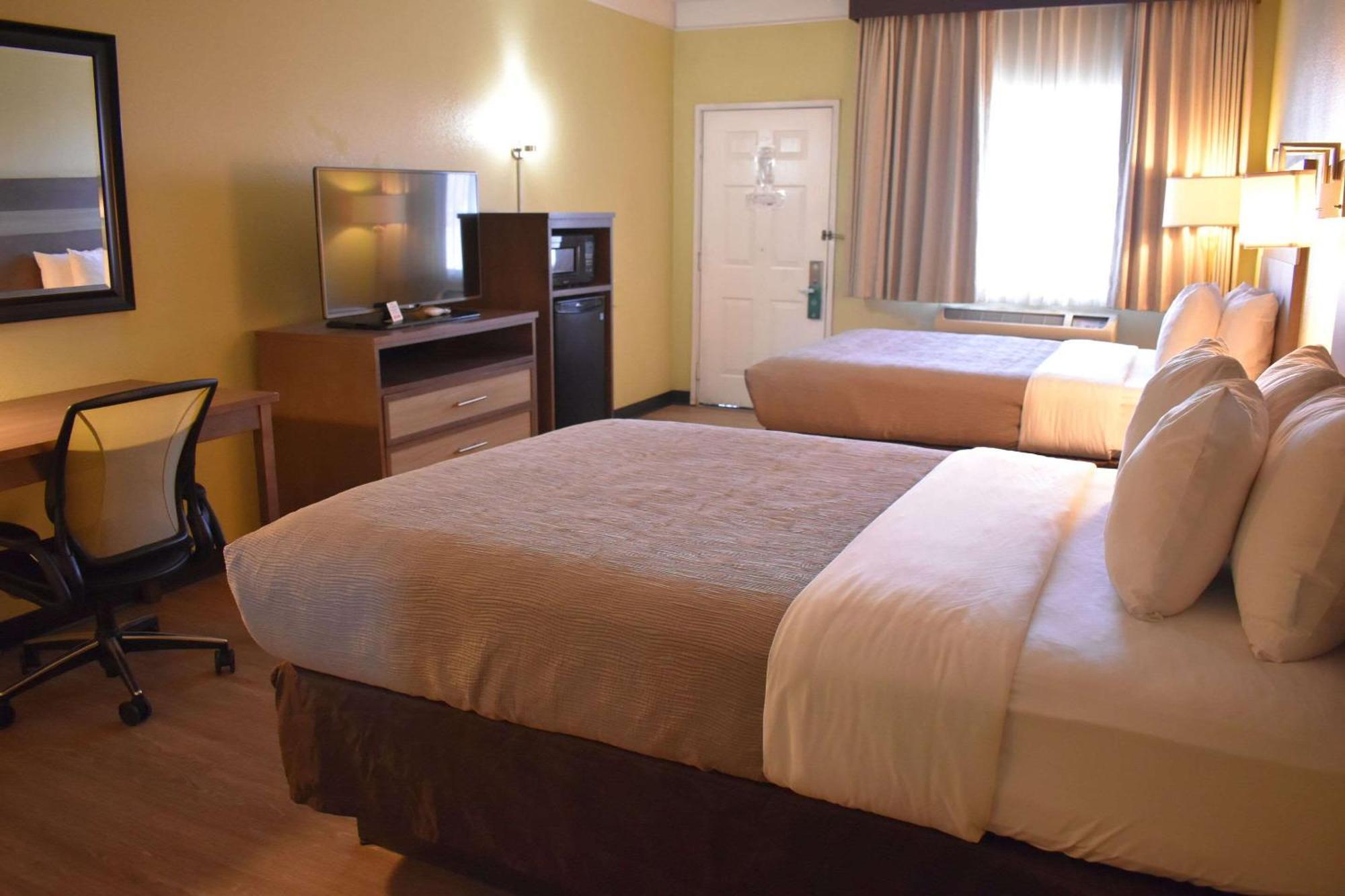 Quality Inn & Suites Gallup I-40 Exit 20 Экстерьер фото