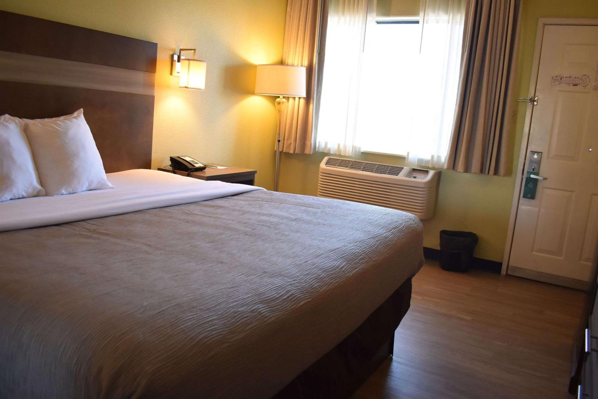 Quality Inn & Suites Gallup I-40 Exit 20 Экстерьер фото