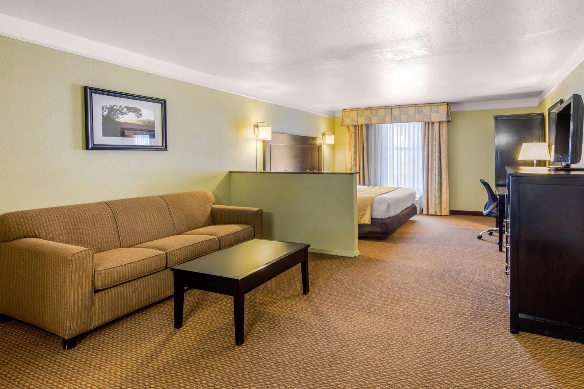 Quality Inn & Suites Gallup I-40 Exit 20 Экстерьер фото
