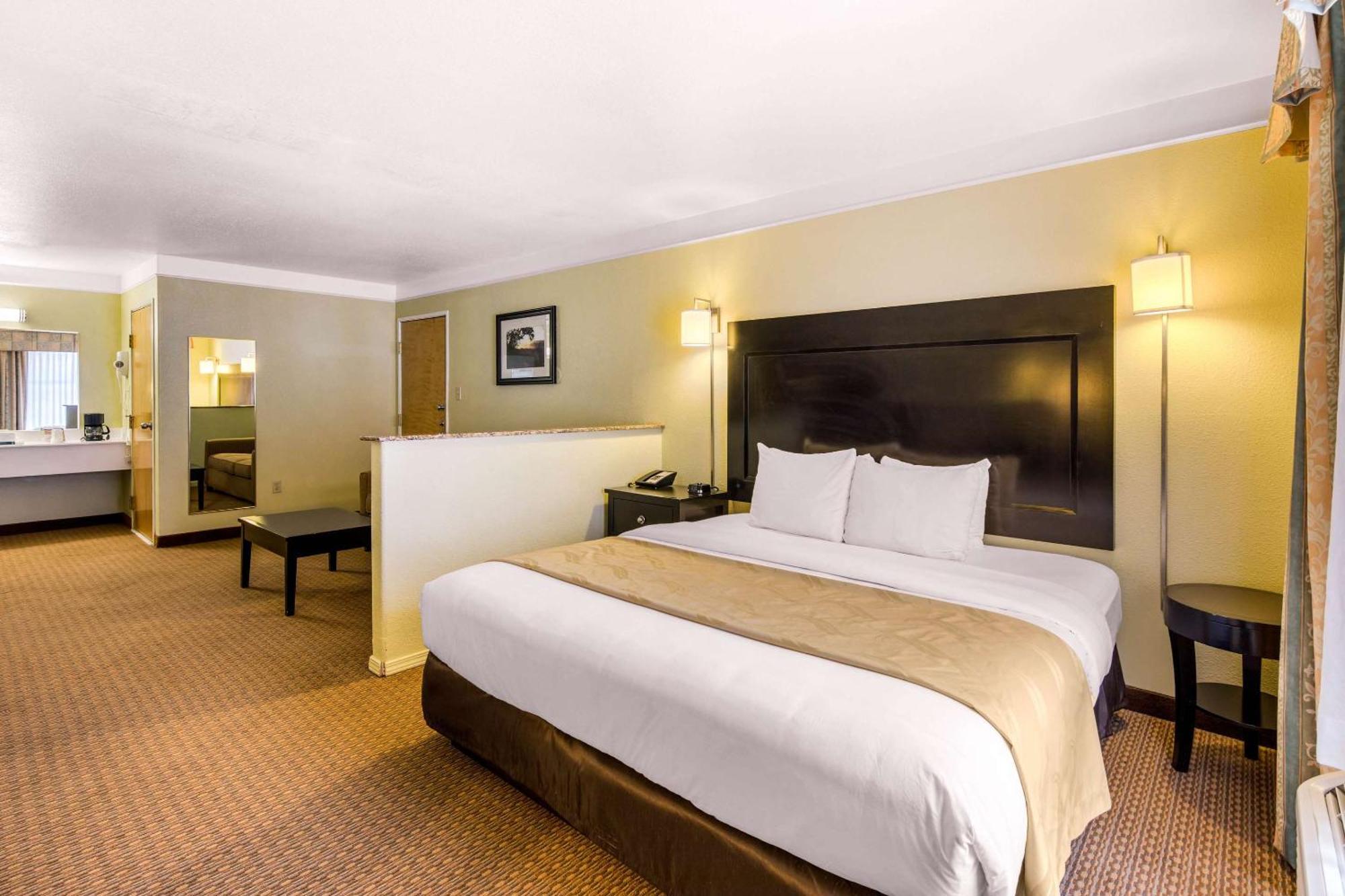 Quality Inn & Suites Gallup I-40 Exit 20 Экстерьер фото